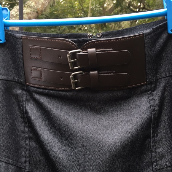 Worthington indigo skirt with leather buckle - Picture 7 of 7